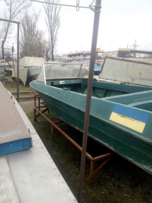 Продам лодку крым