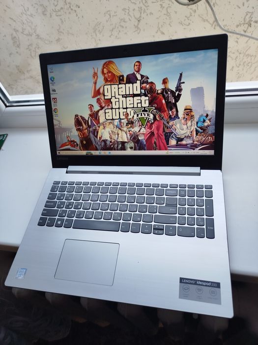 Ноутбук Lenovo 330 15.6FHD l i3-7020 | 8GB DDR4 | 1000gb | Батарея 3 години