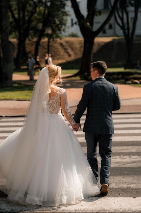 Весільне плаття розмір M