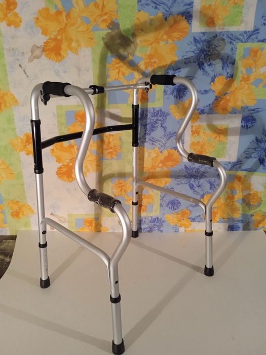 Ходунки дворівневі алюмінієві для старших людей