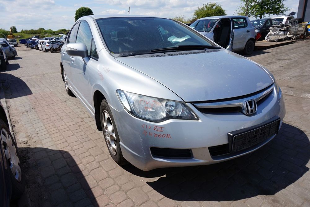PRZEPUSTNICA CIVIC VIII 1.8 16V 16400-RNA-A01 HONDA 2006-2010