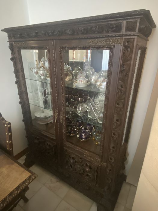 Mobilia antiga c/ + 100 anos