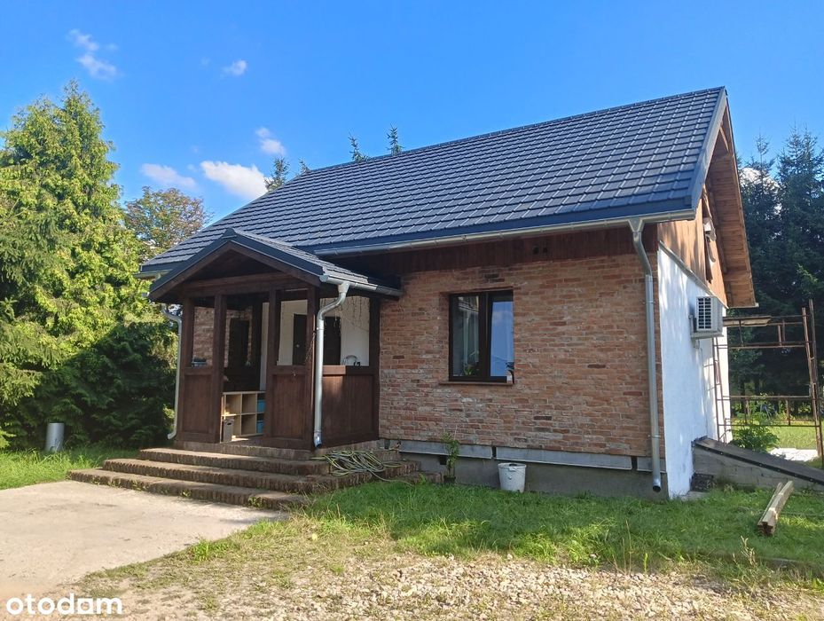 Dom z dużą działką ok. 2400 M2.