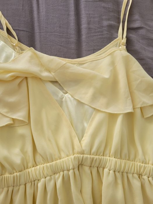Vestido casual amarelo