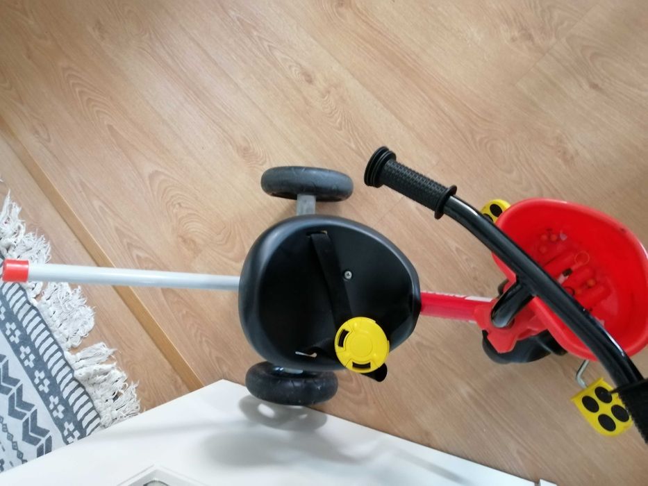 Triciclo de crianca