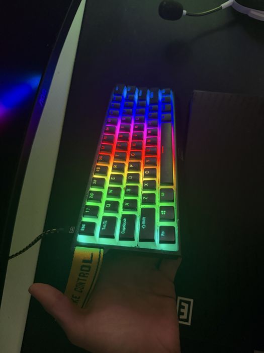 Wooting 60HE+ – Excelente Estado | Keycaps Personalizadas + Originais Incluídas