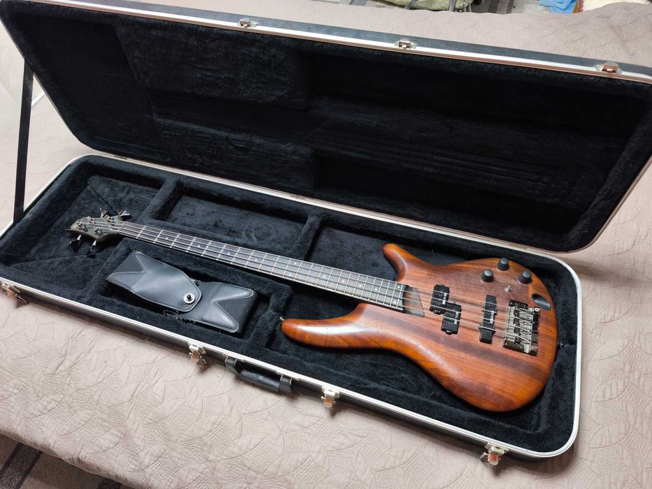 Bass Guitar Ibanez SR1500