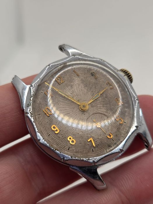 Zegarek Majak działający