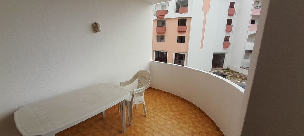 T 1 Portimão arrenda -se