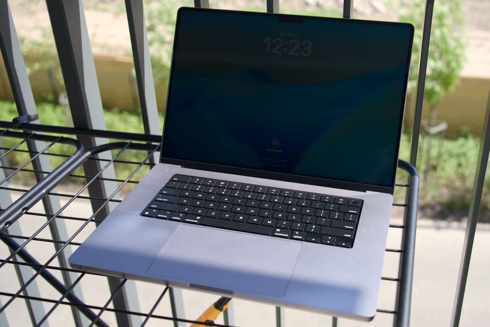 MacBook Pro 16” 2021 [M1 Pro][16GB][1TB][stan bardzo dobry] Space Gray
