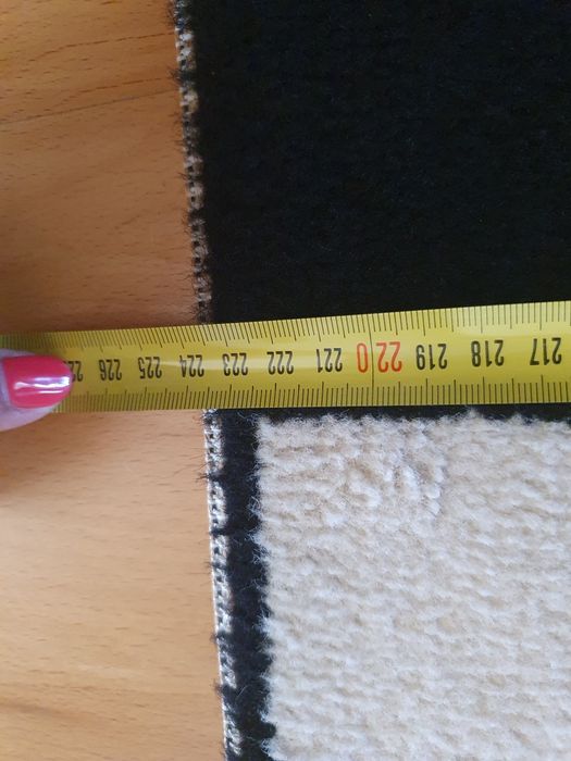 Tapete preto e branco