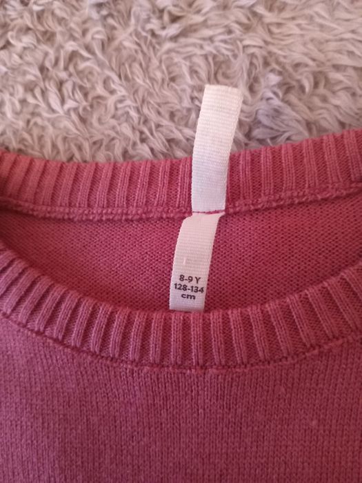 Свитер розовый с апликацыей