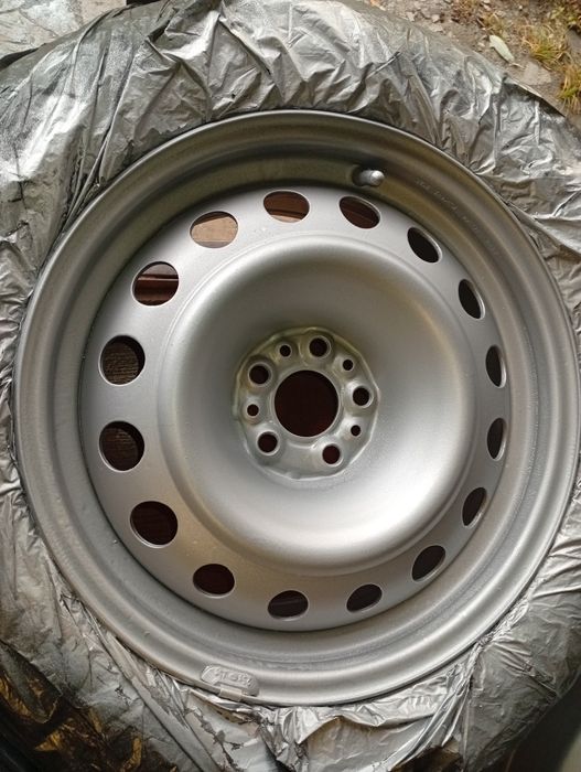 Продам стальні диски R16  для Пежо 807.