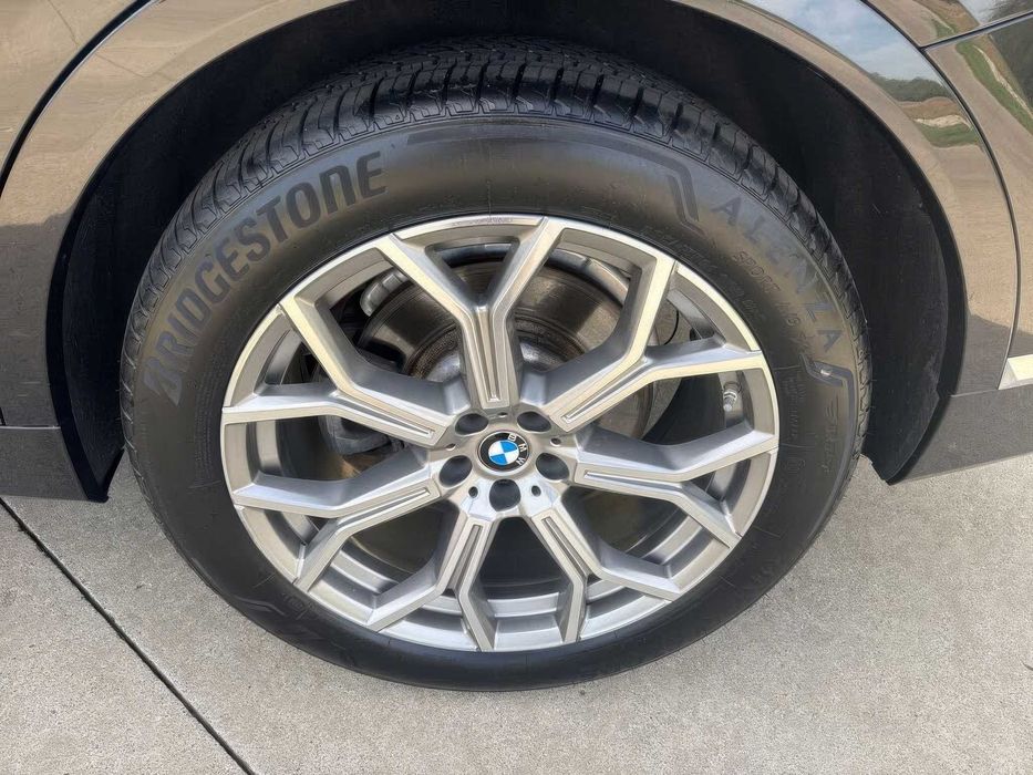 BMW X7      2021
