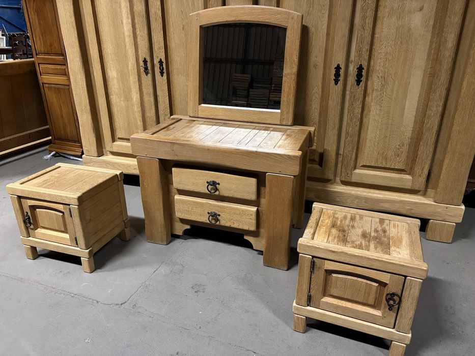 Zestaw mebli sypialnianych,szafa+toaletka+szafki nocne i łóżko dębowa