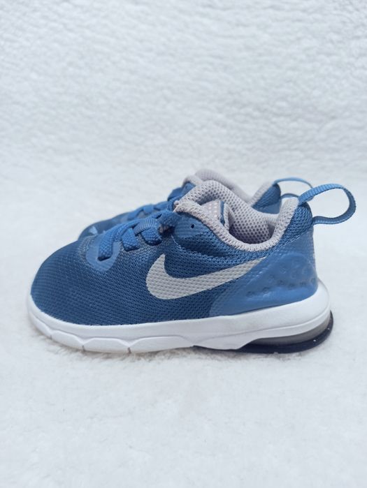 Оригінал NIKE AIR max 22 розмір,устілка 14 см кросівки для хлопчика