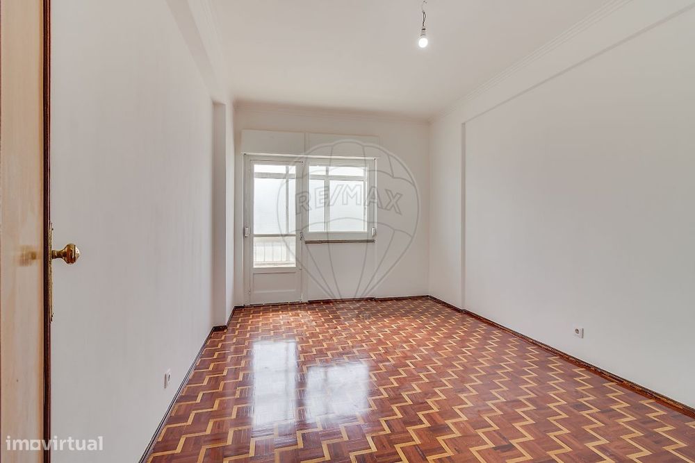 Apartamento T4 para arrendamento