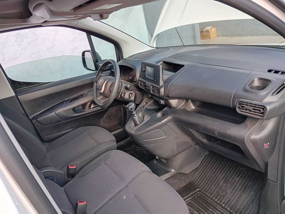Toyota Proace City 1.5 3 L c/iva ( pequeno sinistro )