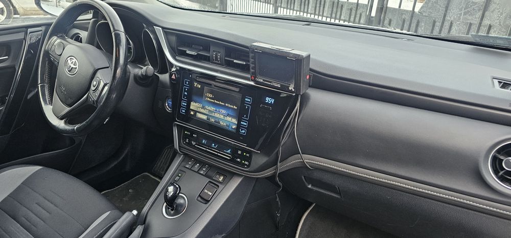 Wynajem Toyota Auris Hybrid 2018rok z LPG Taxi Uber Bolt FreeNow