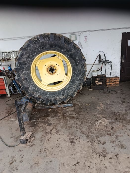 Komplet opon Vredestein 650/65R38,540/65R28