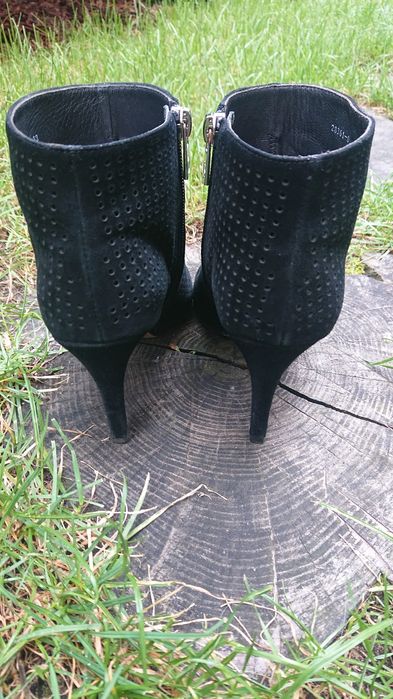 Kazar czarne zamszowe botki sandałki szpilki. Venezia.