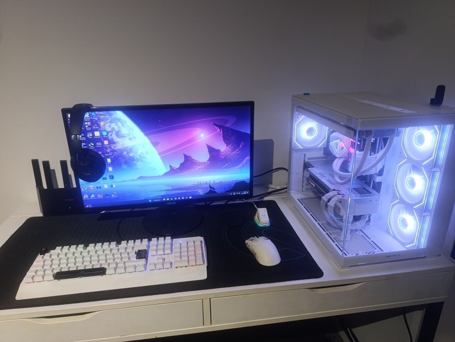 PC Gamer white 3080, 5800x