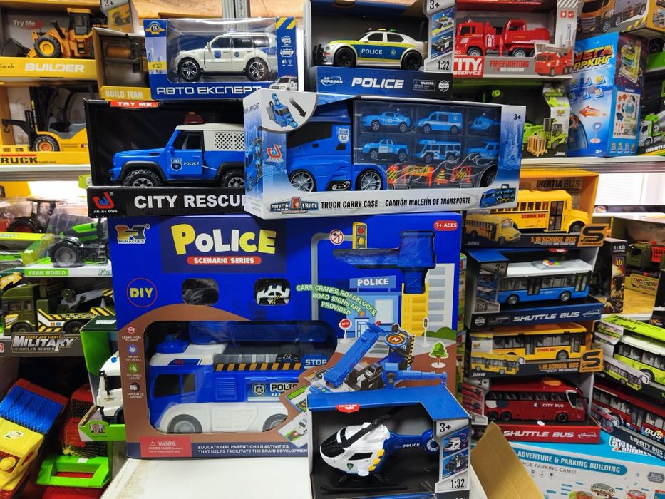 Мрія кожного хлопчика" (від 3 до 99 років)
​Заголовок: Гараж, якому за