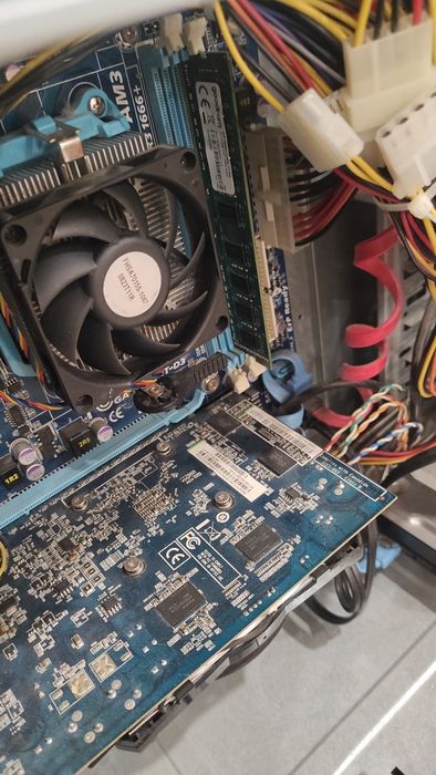 Системний блок та монітор