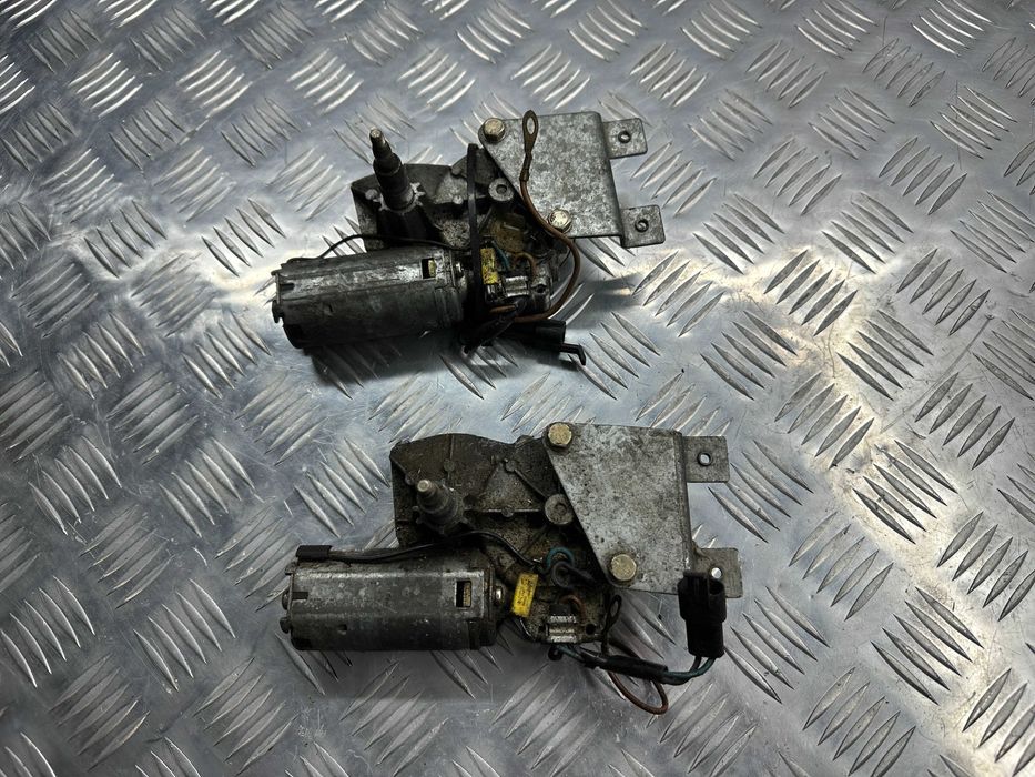 Моторчик заднего дворника стеклоочиститель Opel Kadett вагон 90242021