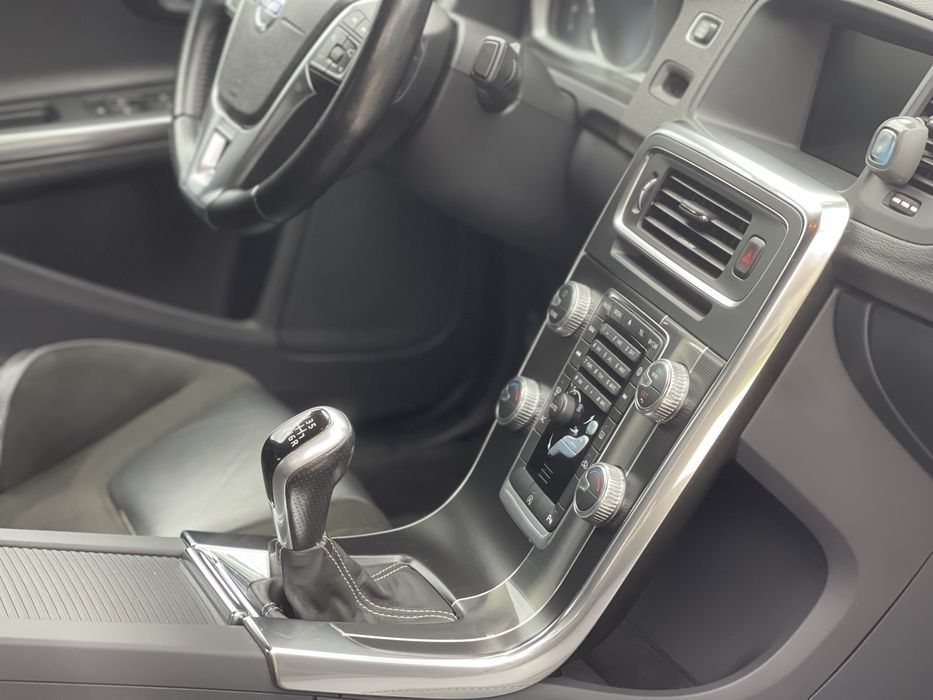 Volvo S60 R design D 4 2.0 190 cavalos com garantia ate 36 meses