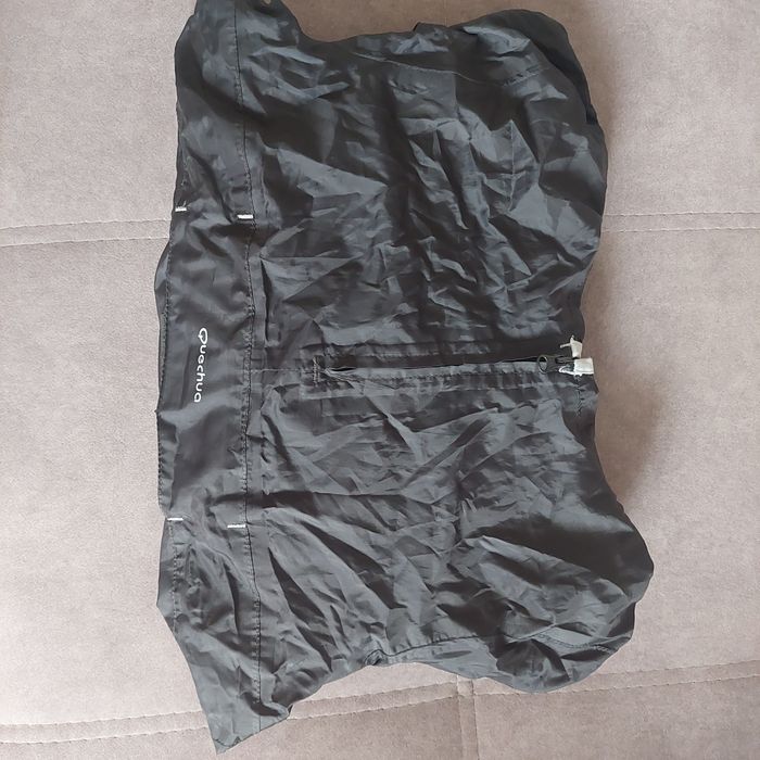 Kurtka przeciwdeszczowa wiatrówka Quechua roz. 114 cm