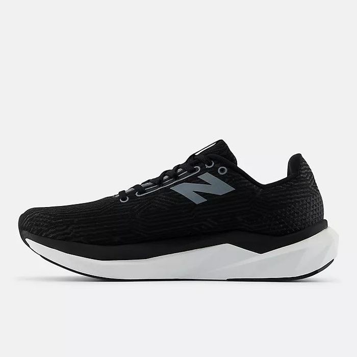 Оригінал! Р: 40.5; 46.5 Бігові кросівки New Balance Propel V5