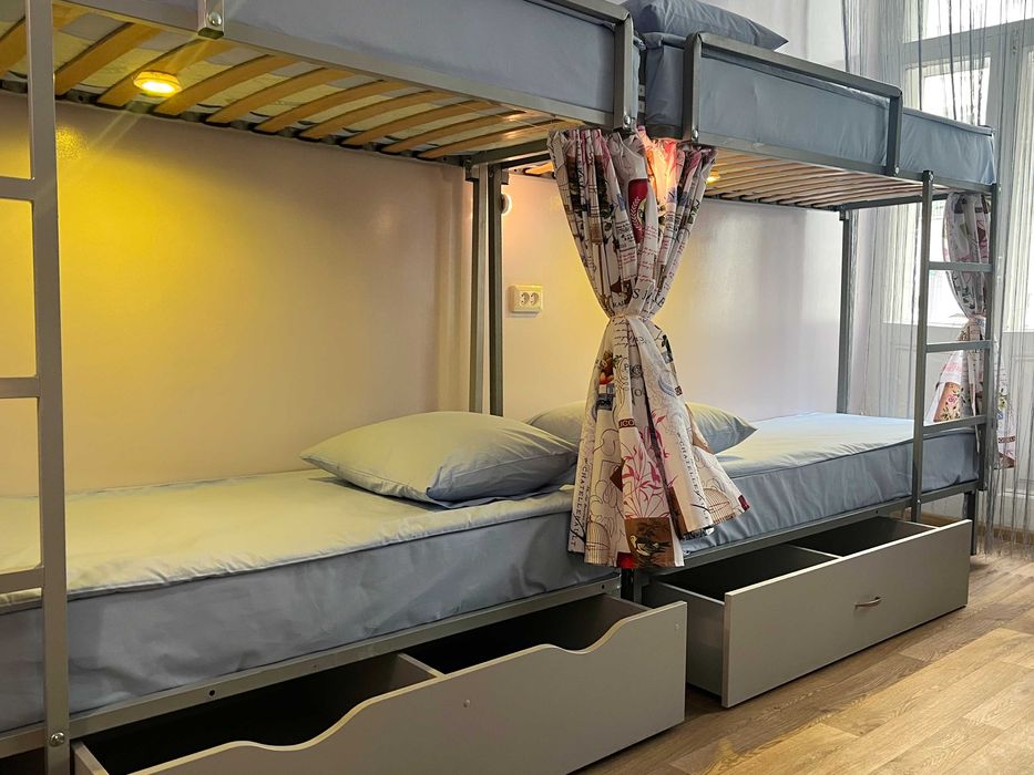 Новий Хостел біля ЖД | Комфортний та теплий простір для гостей!