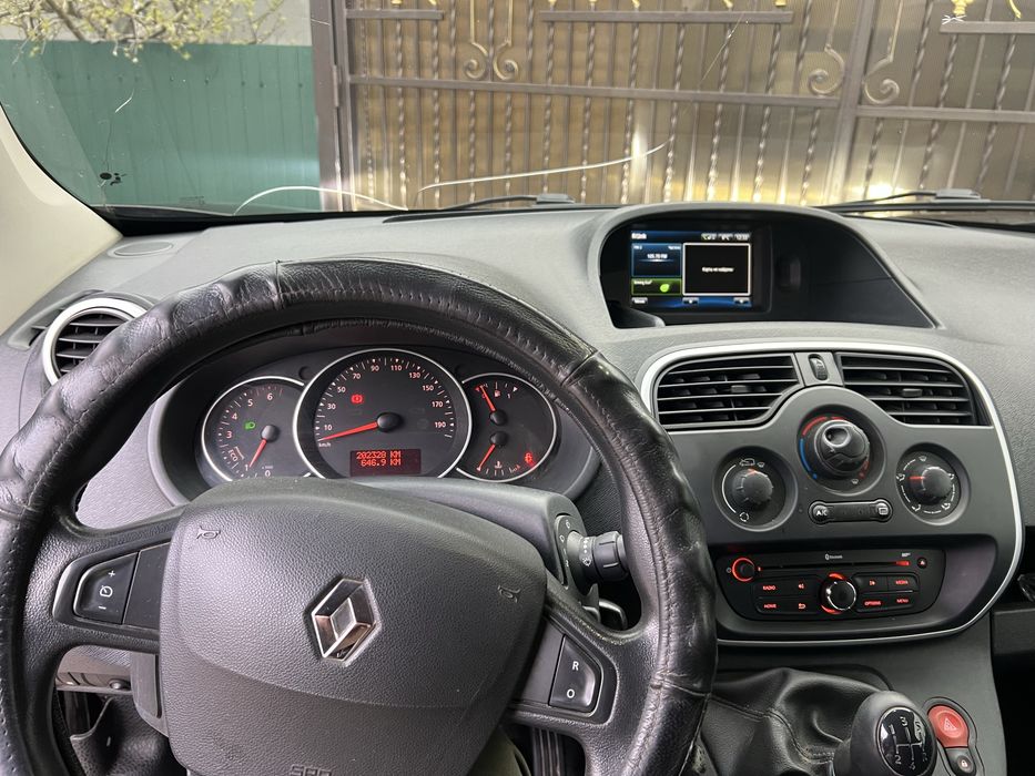Renault.    kangoo