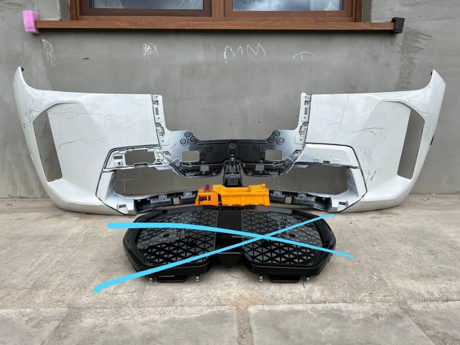 BMW iX i20 рестайлінг LCI бампер передній голий