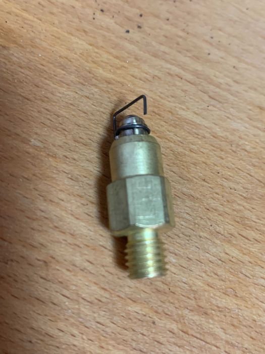 Игла карбюратора Топливный клапан Клапан игольчастый