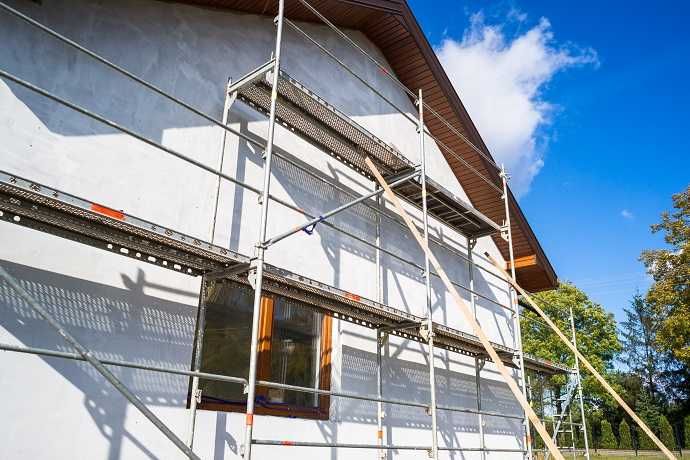 Wynajem rusztowania elewacyjnego