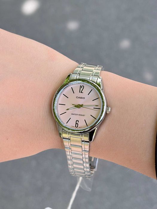 Жіночий годинник Casio LTP-V005D-2B3 та LTP-V005D-4B2 .