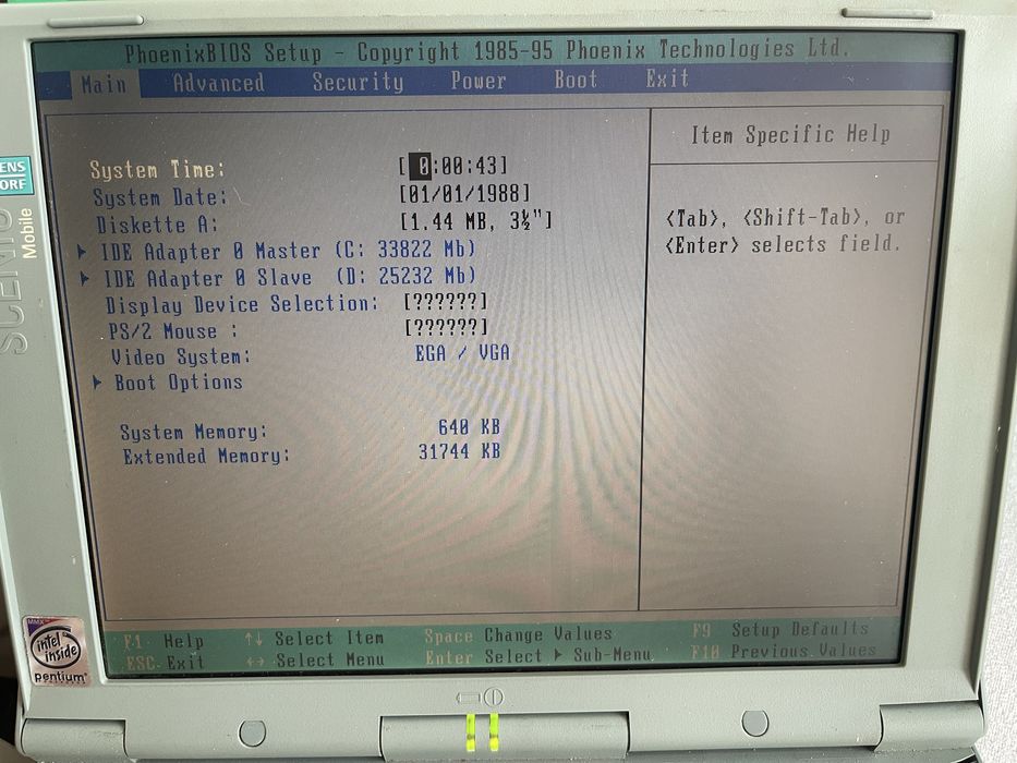 Laptop siemens Nixdorf scenic mobile 700