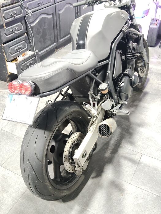 Yamaha fzs 600 scrambler