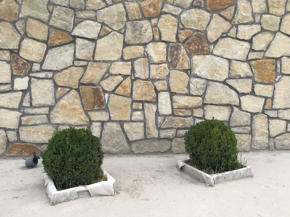 Камень бутовый .