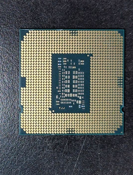 Intel i3 10100f + chłodzenie box
