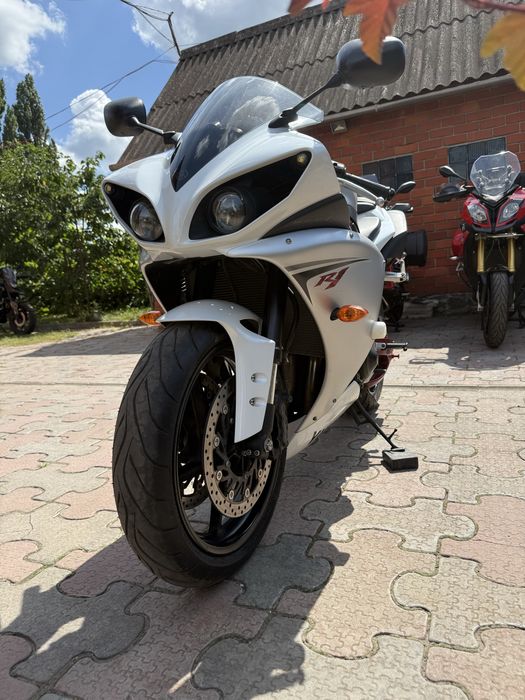 Мотоцикл Yamaha YZF R1 crossplane з документами