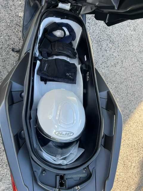 Yamaha XMAX 300 em excelente estado