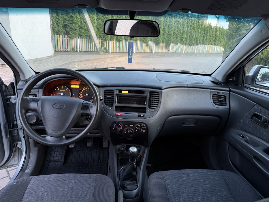 Kia Rio 1.6d в гарному стані цікавить обмін