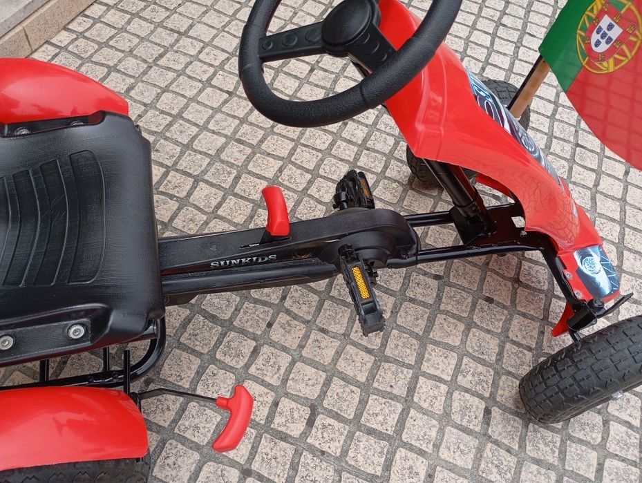Carting  pedais para crianças
