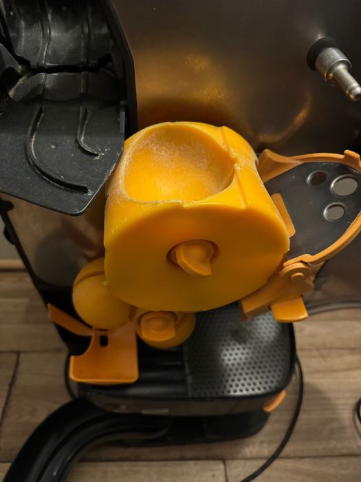 Професійна автоматична соковижималка для цитрусових Zumex Minex