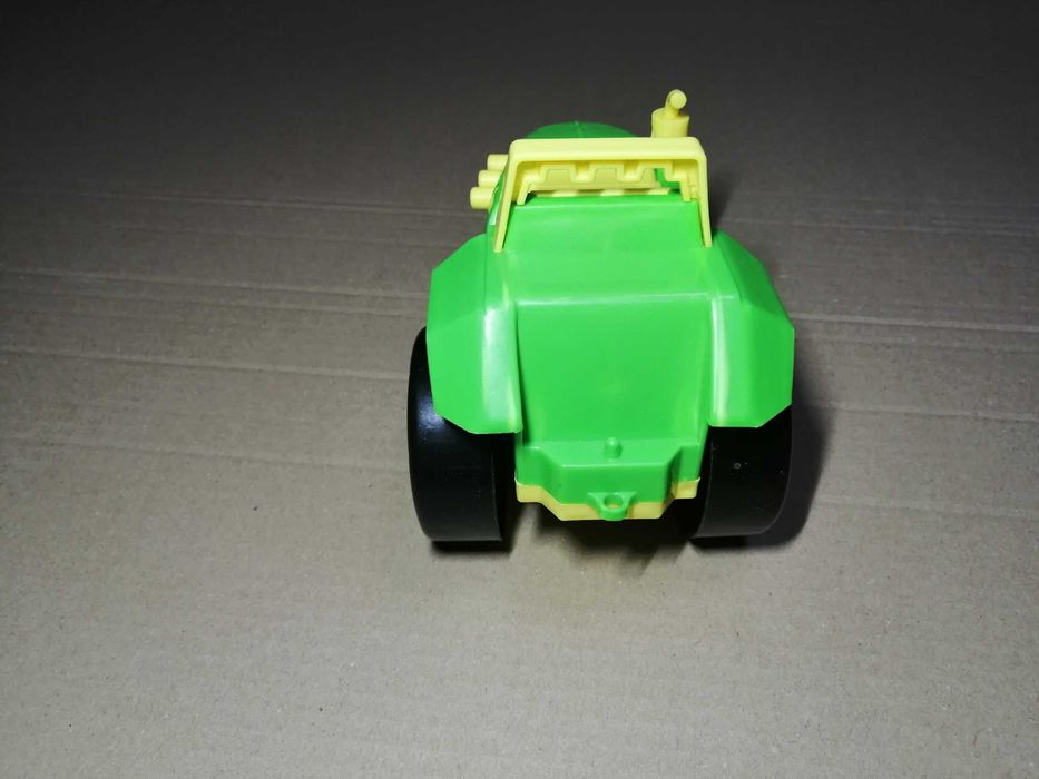 Traktorek zabawka, traktor dla dzieci,  wydaje dźwięki, baterie,
