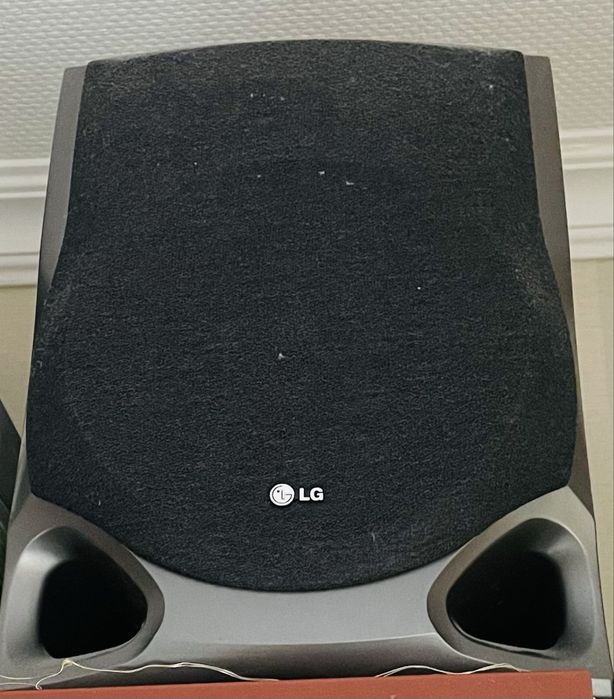 Стерео музична система LG з програвачем компакт-дисків