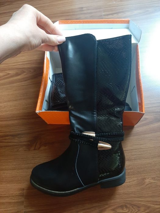 Взуття для дівчинки 30, 32 розмір. Туфлі 30 р, чобітки 32 розмір